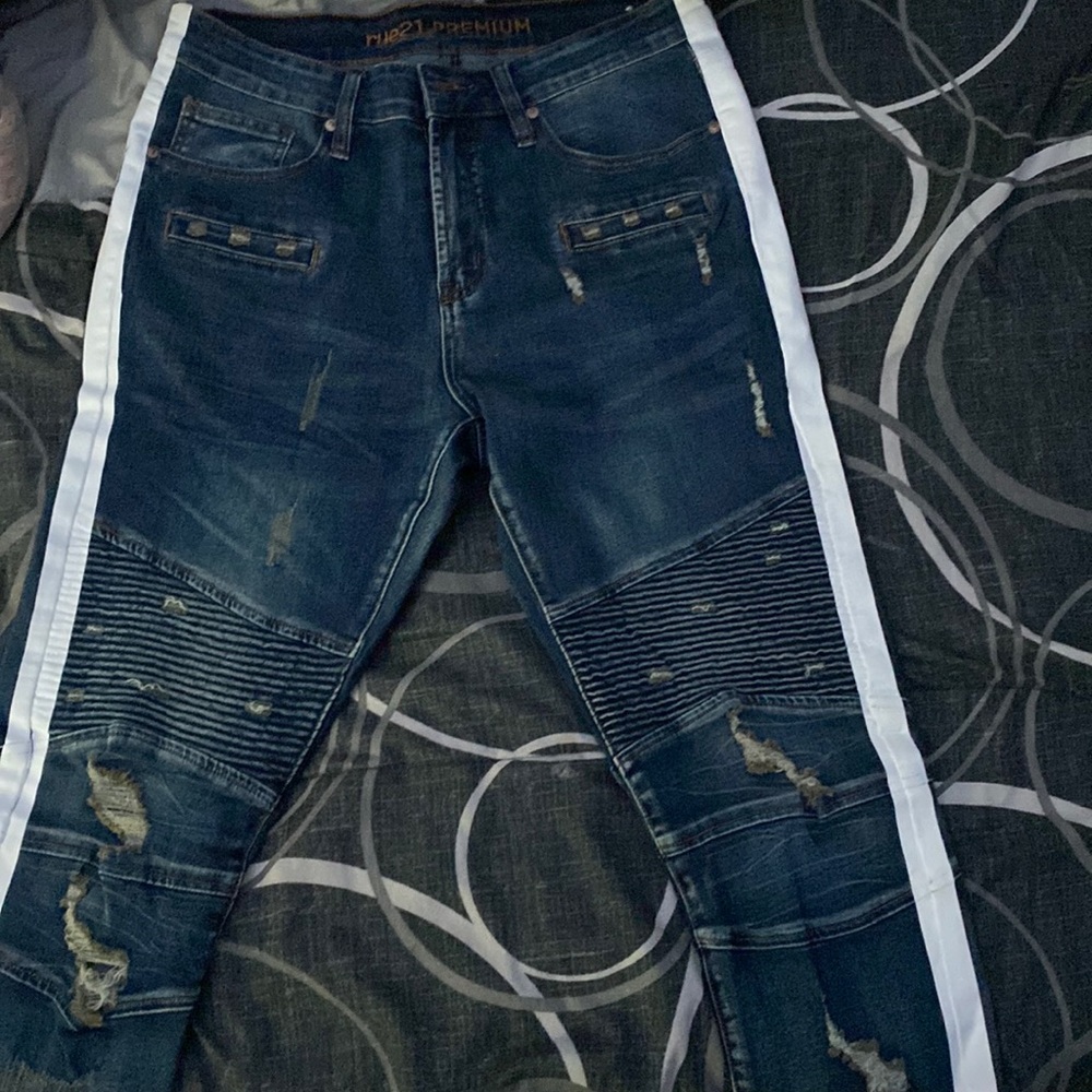 Rue 21 Skinny Supreme Flex Jeans w/ white stripe.